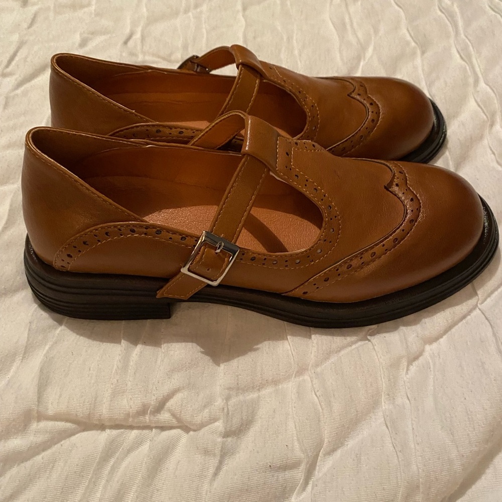 Brown Mary Jane Shoes with Buckle - Picture 2 of 6